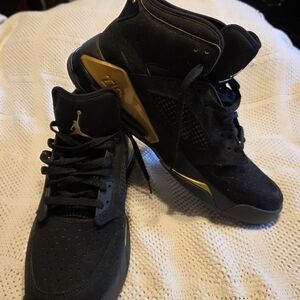 Nike Air Jordan Mars 270 Black and Gold Sneakers Never Worn
